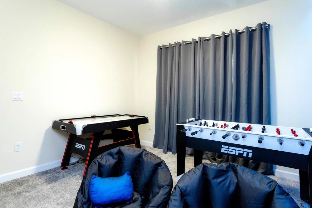 4BR Luxury Pool Game Room Disney Nearby Sleeps 12 - photo 18