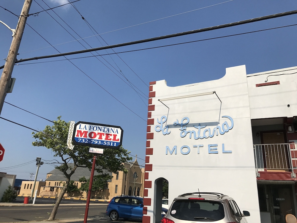 La Fontana Motel - photo 16