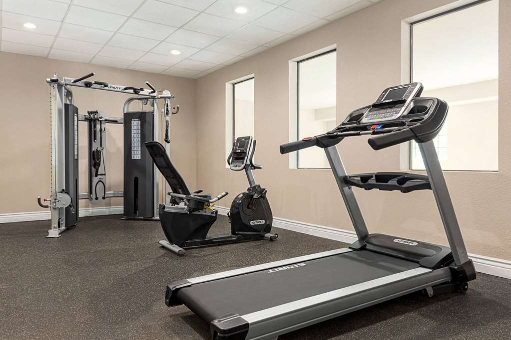 Days Inn & Suites by Wyndham Greater Tomball - photo 11