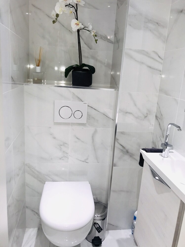 Myagent Gray D’albion Centre Croisette Moderne 2min Palais in Cannes, France