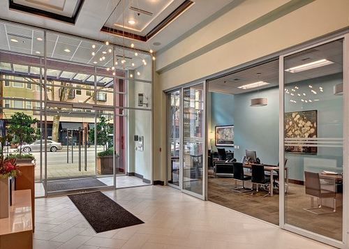 Centennial Tower Lake View Penthouse Three Bedroom Apartment with Balcony — 4-Star Luxury Hotel in Seattle, United States