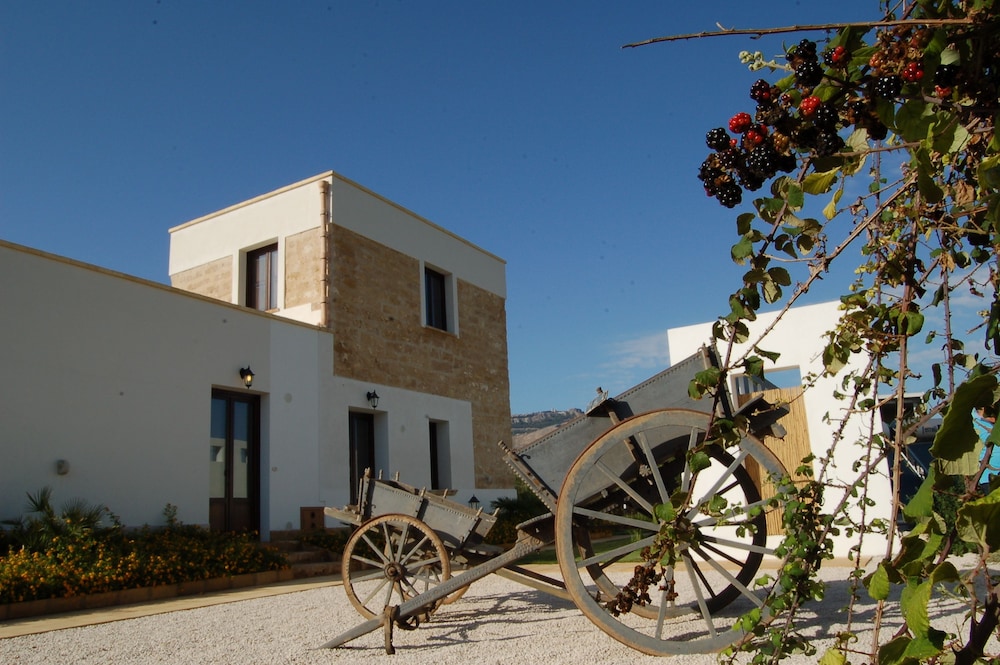 Agriturismo La Concordia — 4-Star Luxury Hotel in Trapani, Italy