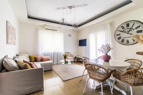 Molho 2BR for 6 guests - carbon neutral hotel in Jerusalem