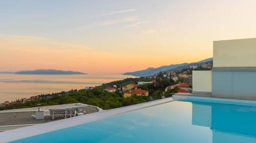 Villa The Boat With Rooftop Pool — 4-Star Luxury Hotel in Matulji, Croatia