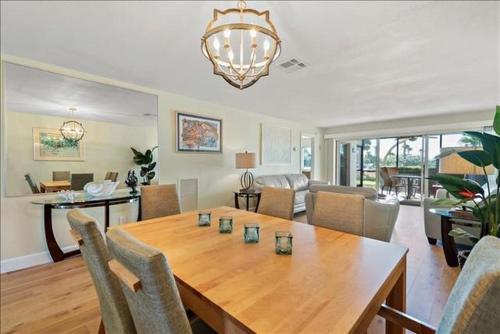 Crescent Royale Condominiums 1B — 4-Star Luxury Hotel in Siesta Key, United States