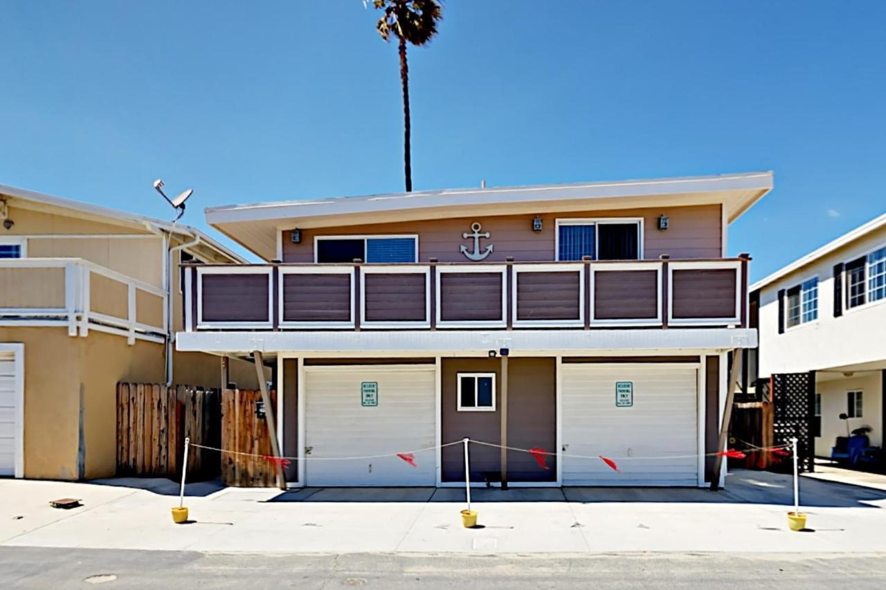 Sailaway Cabin B — 4-Star Luxury Hotel in Ventura, United States