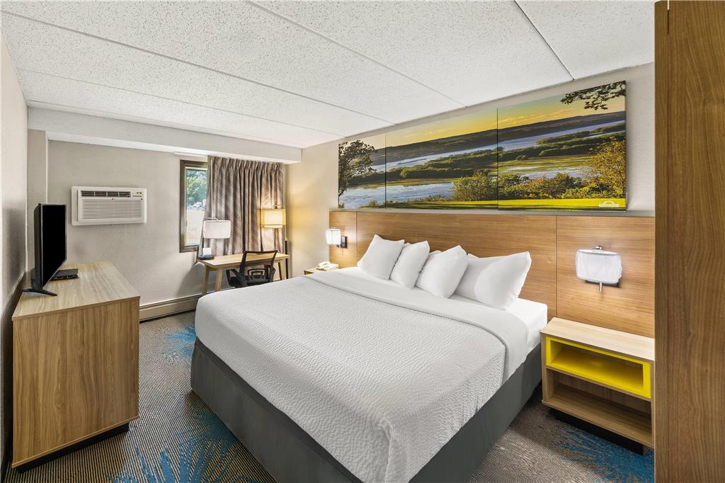 Days Inn by Wyndham Winona - photo 32