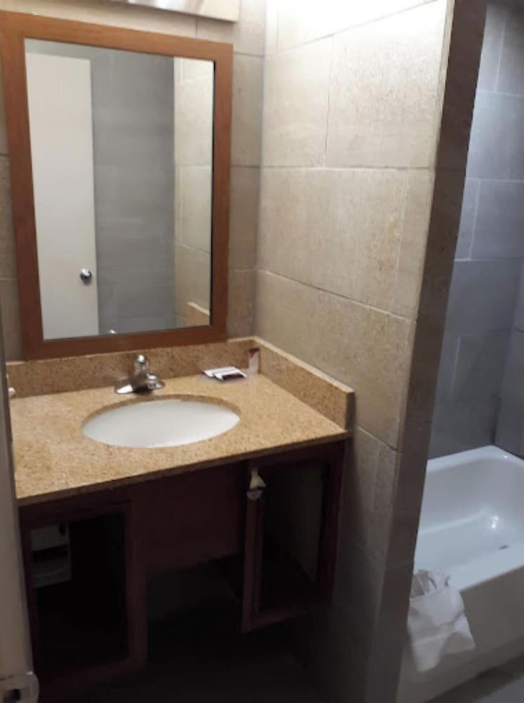 Travel Inn By OYO Omaha - photo 14