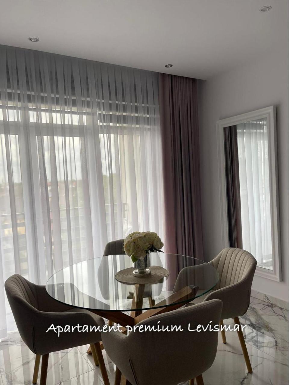 Apartament Premium Levismar — hotel in Radauti
