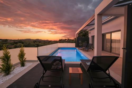 Anapnoe ikies Corfu Adults Friendly in Unknown City, Greece