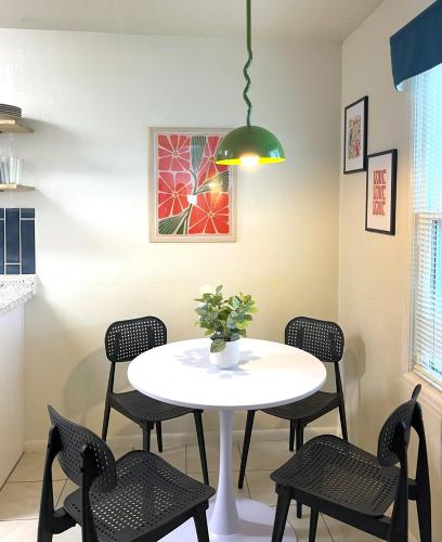 Vintage Casita 2 Bed Pet Friendly — 4-Star Luxury Hotel in Twin Falls, United States