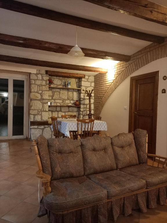 Deattellis House accogliente mansarda in palazzo storico — 5-Star Luxury Hotel in Campobasso, Italy