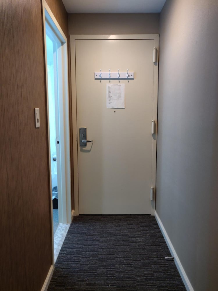 Hotel Key LaGuardia Airport - photo 49