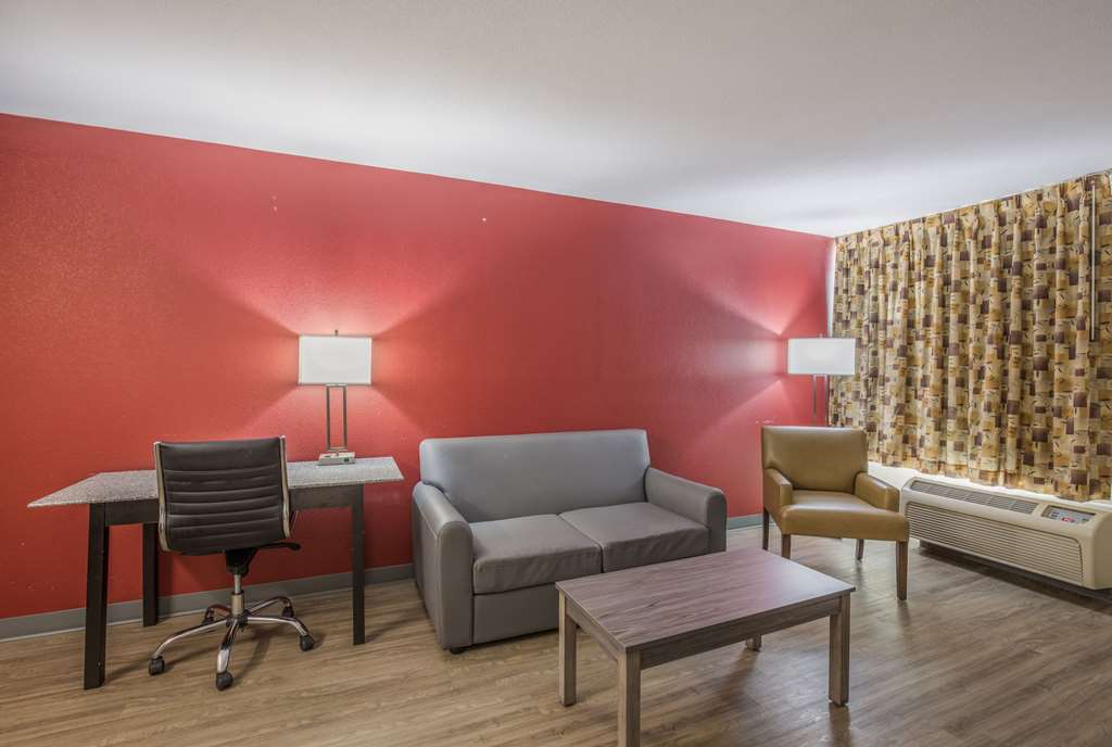 Econo Lodge Thomasville - photo 17