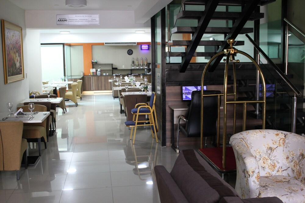 Howard Johnson by Wyndham Ciudad del Este — 4-Star Luxury Hotel in Ciudad Del Este, Paraguay