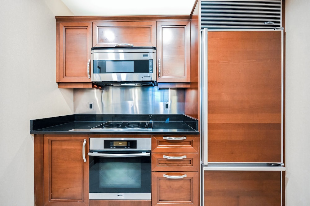 StripViewSuites at Signature - photo 101