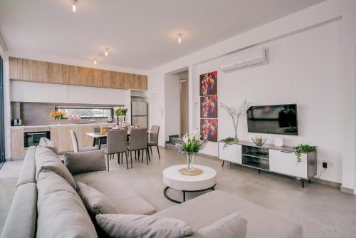 SunnyVillas: 2BR New Villa Private Pool in Pernera Nicholas