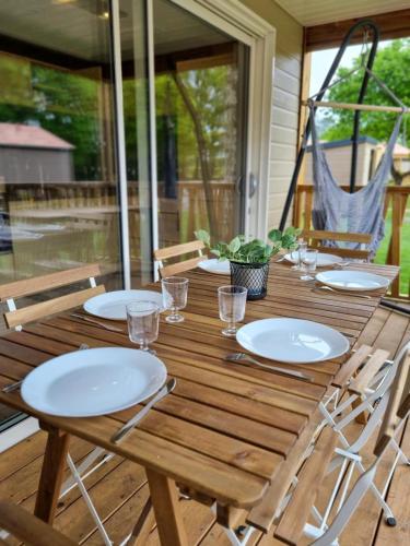 Sous la canopée le calme au bord du lac pet-friendly hotel Labouheyre