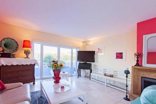 Caminhos De Santiago Villamaria Beach House — 4-Star Luxury Hotel in Leca Da Palmeira, Portugal