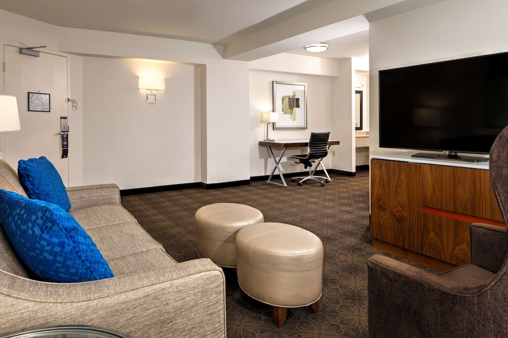 DoubleTree by Hilton Hotel & Suites Pittsburgh Downtown - photo 22