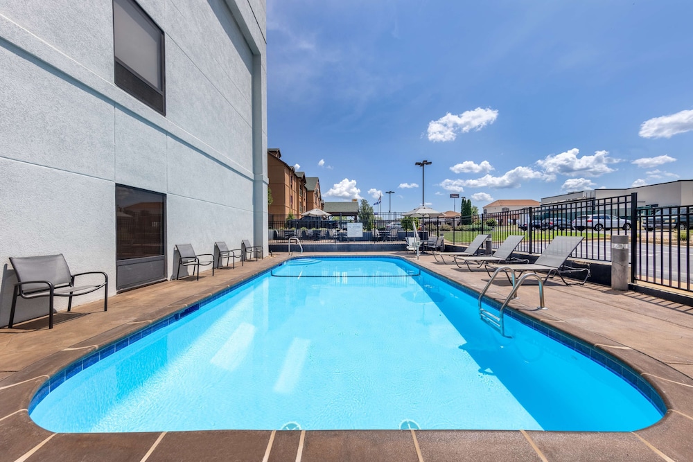 Hampton Inn St. Robert Ft. Leonard Wood - photo 32