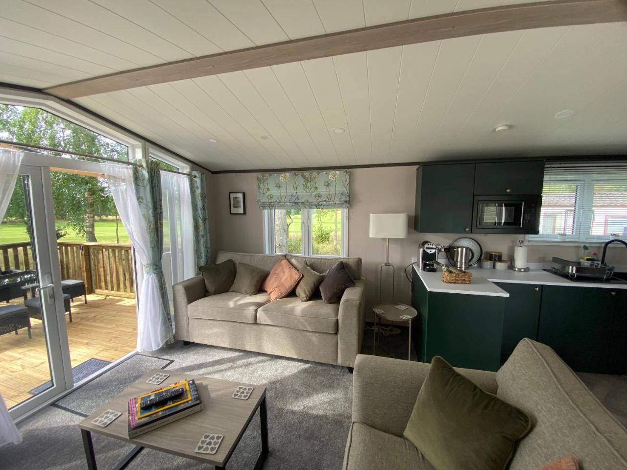Teviotdale Lodge at Lilliardsedge Holiday Park — 4-Star Luxury Hotel in Jedburgh, United Kingdom