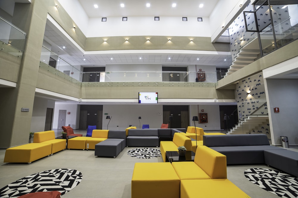 TH Hotel & Vivienda in Tepatitlan De Morelos, Mexico