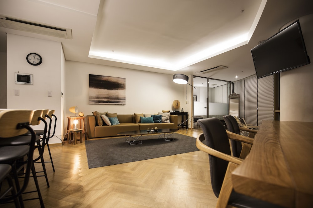 Saint Uhgro - carbon neutral hotel in Seoul