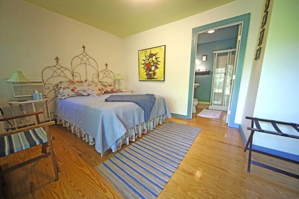 The Hayden Creek Inn - photo 7