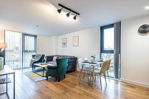 Stylish 2 Bed Apt 104 City Centre FREE Parking Coffee Machine & Netflix Hosted by Stay Host Save — 4-Star Luxury Hotel in Sheffield, United Kingdom