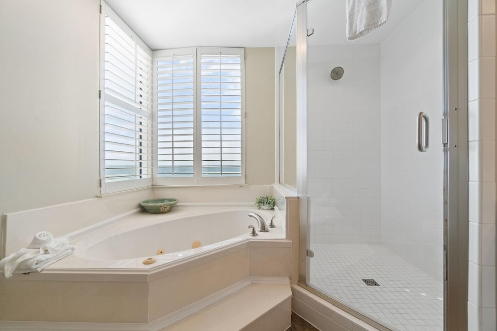 Beach Colony Tower 5B - photo 17