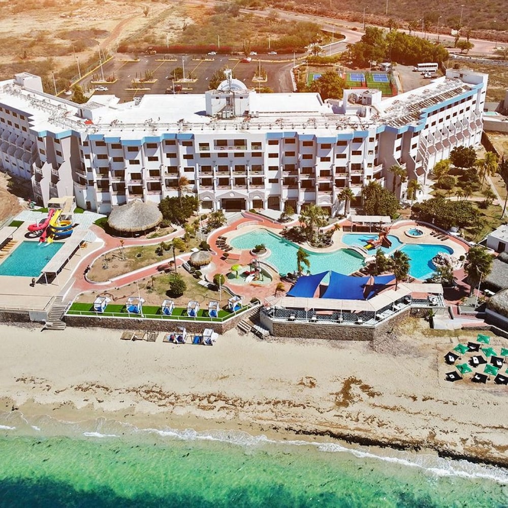 San Carlos Plaza Hotel Beach & Convention Center