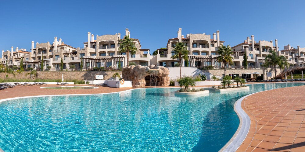 Shantiapartments — 4-Star Luxury Hotel in Quarteira, Portugal