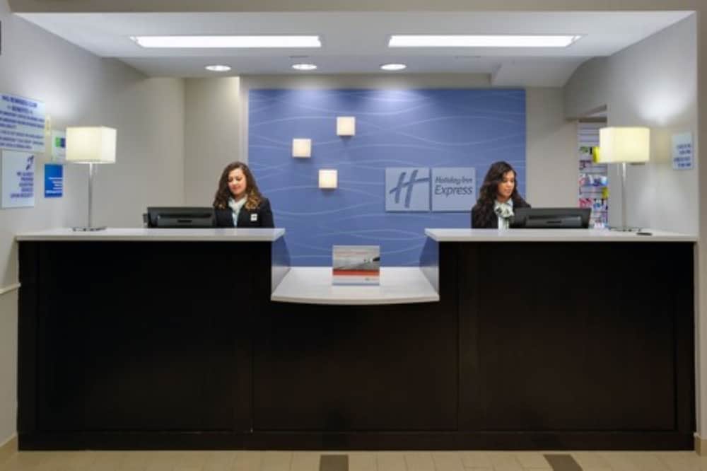Holiday Inn Express Hotel & Suites Meadowlands Area by IHG - photo 2