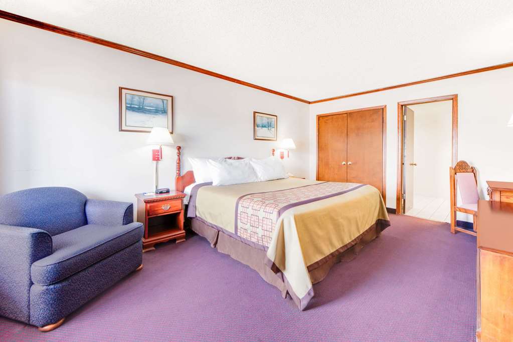 Days Inn by Wyndham Monett - photo 13