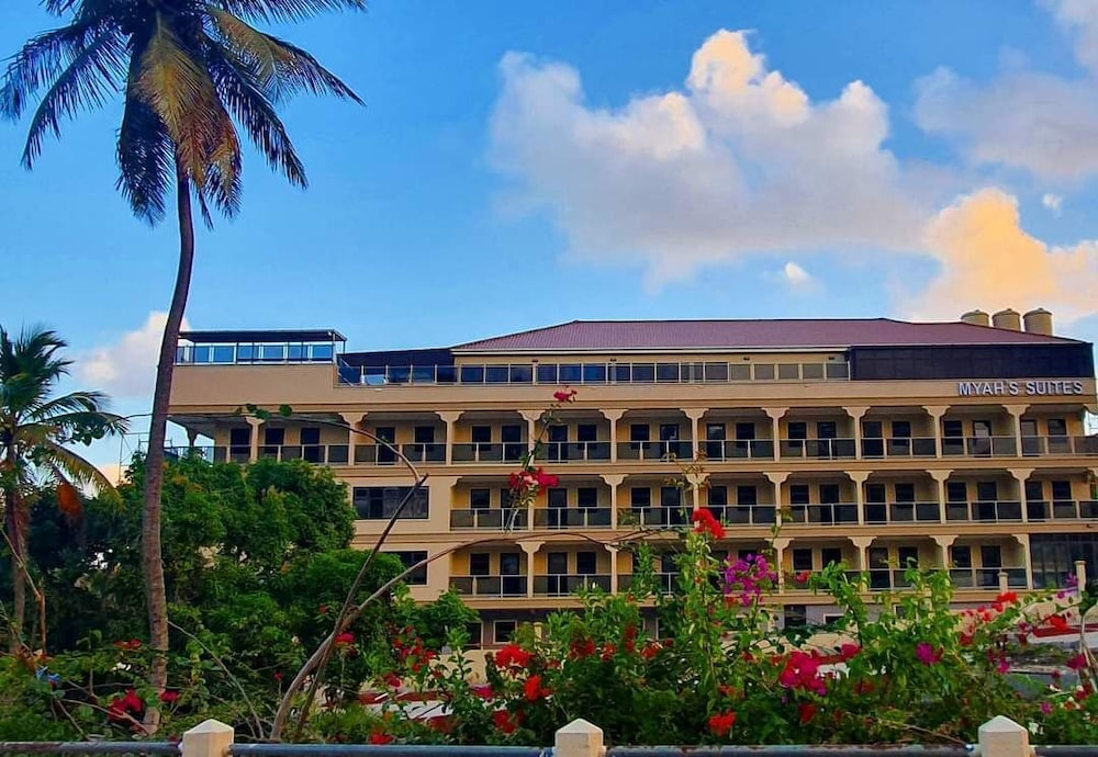 Myah’s Luxury Suites Hotel in Diamond, Saint Vincent and the Grenadines