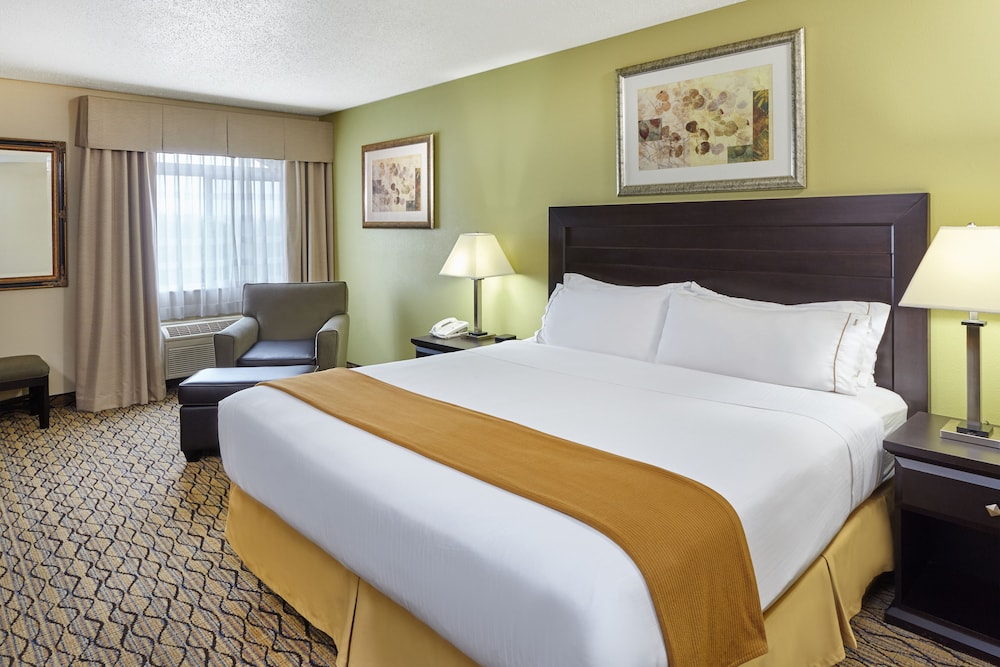 Holiday Inn Express & Suites Chicago Libertyville by IHG - photo 5