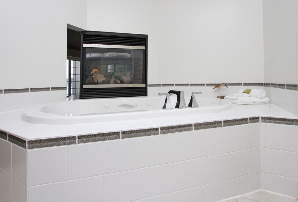 Bay Pointe Inn - photo 27