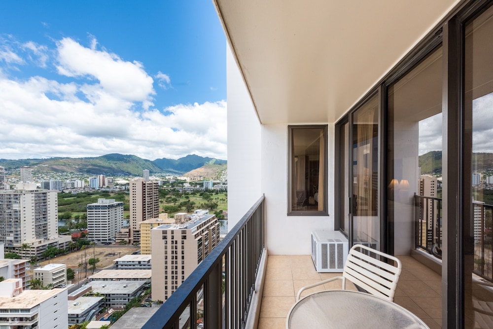Waikiki Banyan Condo Located One Block From Waikiki Beach by Koko Resort Vacation Rentals - photo 92