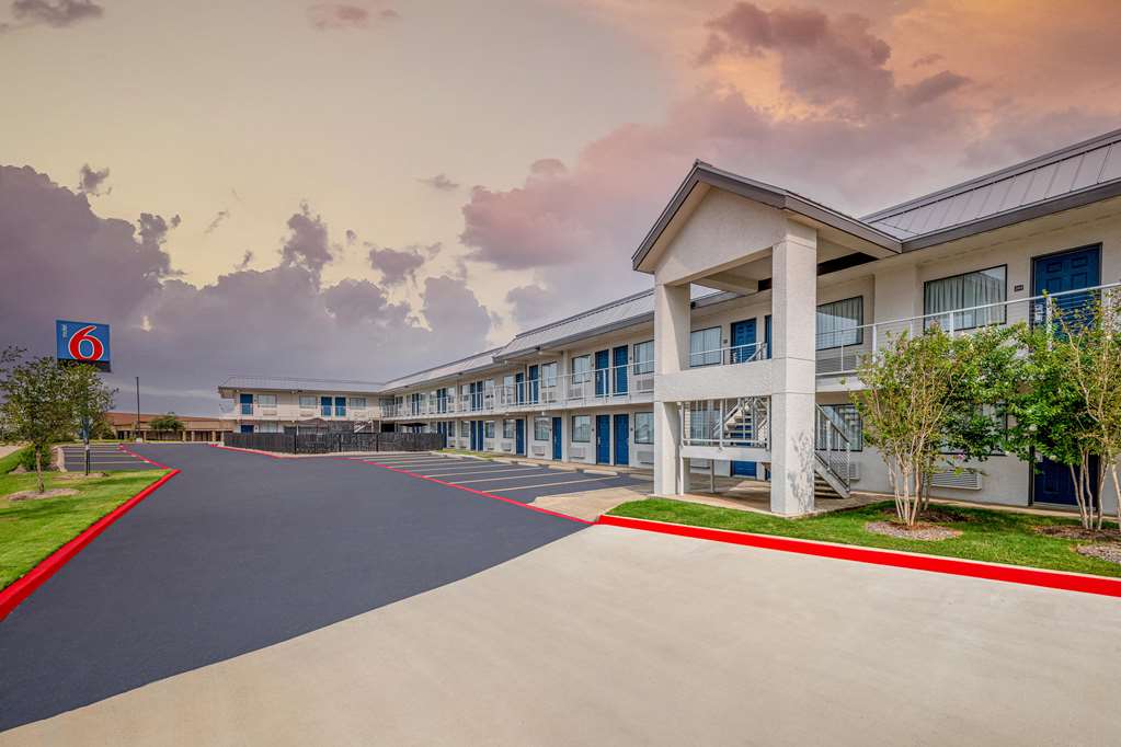 Motel 6 Euless TX Dallas - photo 2