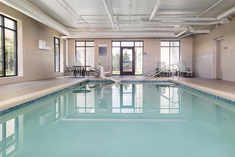 Homewood Suites by Hilton Wauwatosa Milwaukee - photo 30