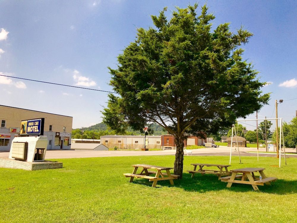Horse Cave Motel - photo 3