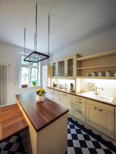 Villa Nußbaumer Business und Ferienwohnung in bester Lage — Arnstadt — photo 4