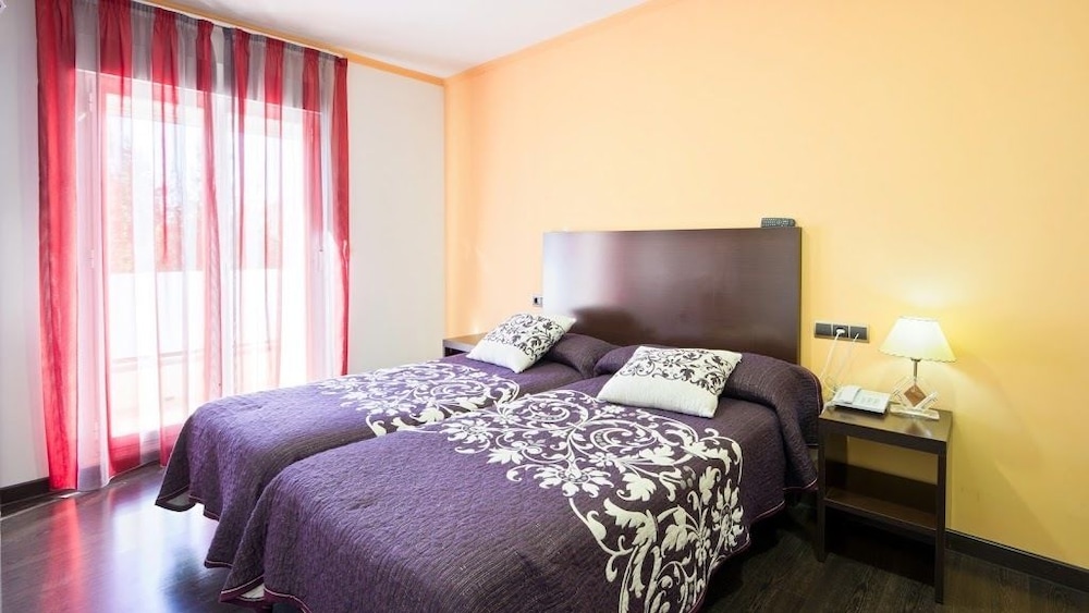 Hotel La Duquesa in Pinos Genil, Spain