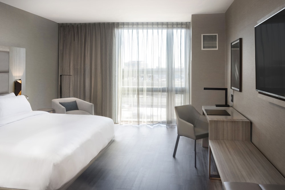 AC Hotel by Marriott Worcester - photo 6