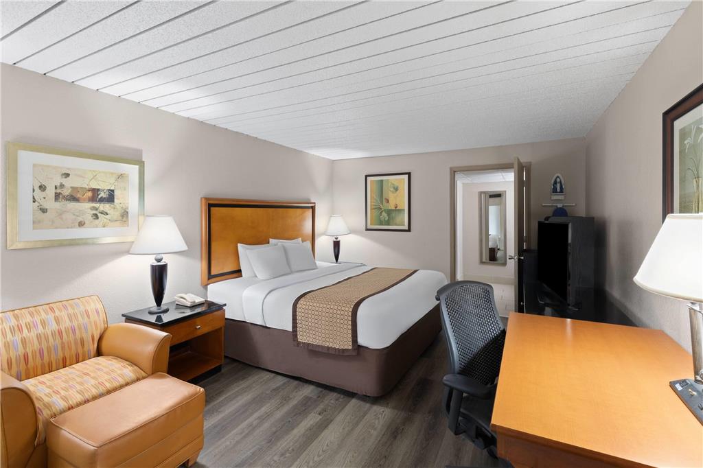 Baymont by Wyndham Knoxville I 75 - photo 19