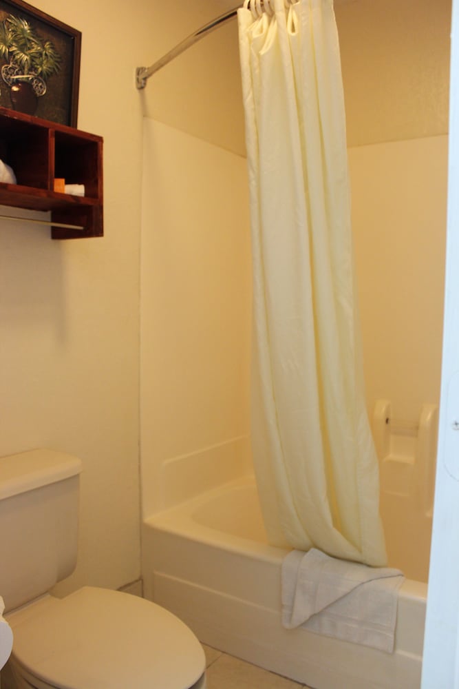 Sanger Inn - photo 10