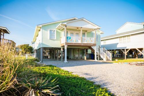 Mermaid Manor by Oak Island Accommodations - photo 17