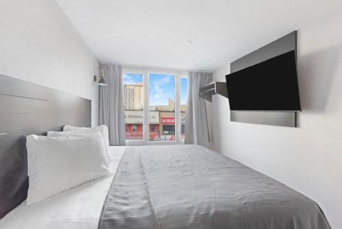 Tremont Hotel - photo 22