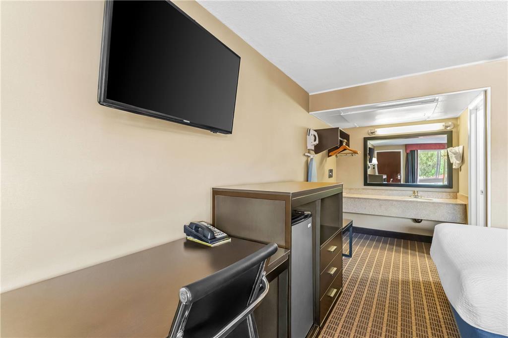 Days Inn by Wyndham Elko - photo 13